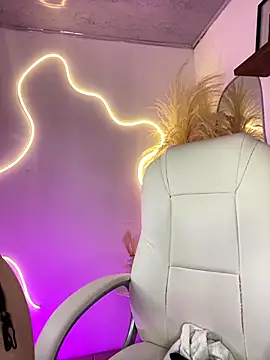 Zoe Serrat online show from 09-19-25, 12:39