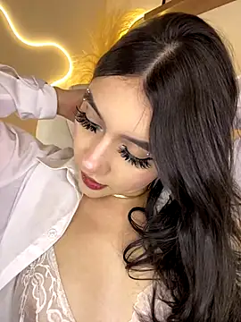 Zoe Serrat online show from 12-15-25, 12:53