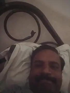 vardh033 online show from 10-22-25, 07:46