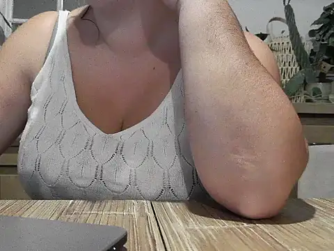 Aambre95Esexy online show from 09-19-25, 08:31