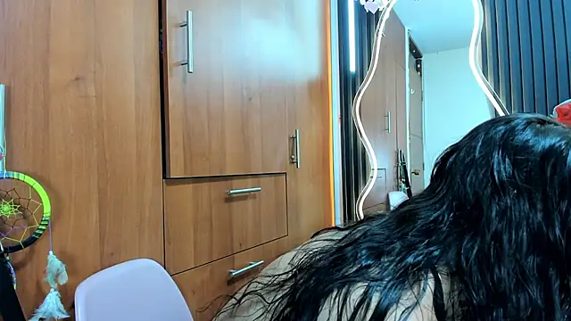 scarletr red online show from 01-10-26, 01:29