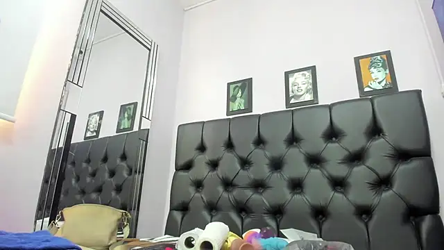 Snapshot of Adrianasex_69x chatting on 11-19-25, 05:13 Adrianasex 69x online show from 11-19-25, 05:13