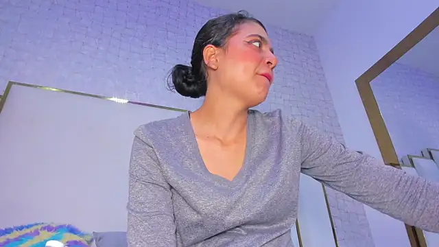 thalia888  online show from 12-15-25, 07:07