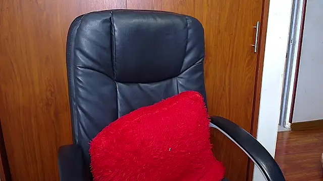 Snapshot of melikaronit2 chatting on 12-05-25, 05:09 melikaronit2 online show from 12-05-25, 05:09