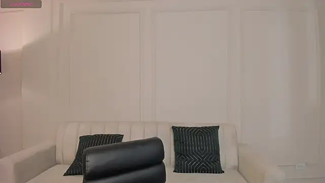 Snapshot of LeahNovac chatting on 12-05-25, 11:19 LeahNovac online show from 12-05-25, 11:19