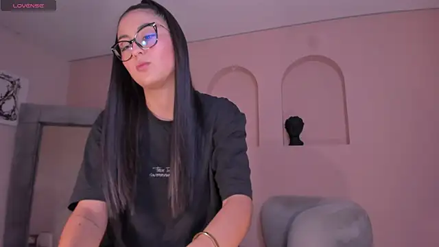 Snapshot of BonnyRose chatting on 01-05-26, 08:01 BonnyRose online show from 01-05-26, 08:01