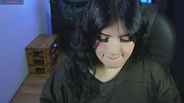 Snapshot of sari_belle chatting on 05-23-26, 03:12 sari belle online show from 05-23-26, 03:12