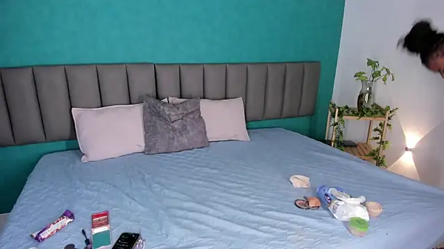 ThaliaOcean online show from 10-14-25, 01:01