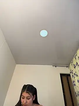 Snapshot of evelyn_1702 chatting on 02-18-26, 09:11 evelyn 1702 online show from 02-18-26, 09:11