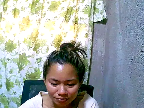 Snapshot of Sweeetgurll chatting on 09-15-25, 12:43 Sweeetgurll online show from 09-15-25, 12:43