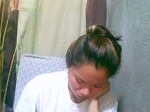 Snapshot of Sweeetgurll chatting on 04-28-26, 02:27 Sweeetgurll online show from 04-28-26, 02:27