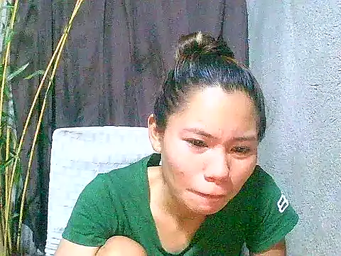 Snapshot of Sweeetgurll chatting on 05-04-26, 12:01 Sweeetgurll online show from 05-04-26, 12:01