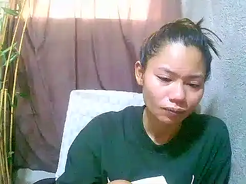 Snapshot of Sweeetgurll chatting on 05-13-26, 12:08 Sweeetgurll online show from 05-13-26, 12:08