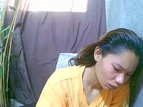 Snapshot of Sweeetgurll chatting on 05-14-26, 12:39 Sweeetgurll online show from 05-14-26, 12:39