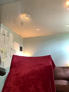 Snapshot of Canneela chatting on 09-10-25, 05:13 Canneela online show from 09-10-25, 05:13