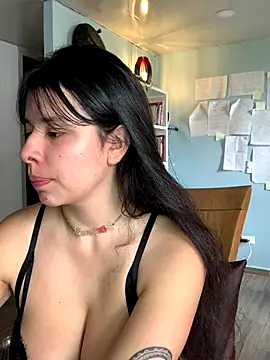 Snapshot of Canneela chatting on 10-17-25, 03:14 Canneela online show from 10-17-25, 03:14