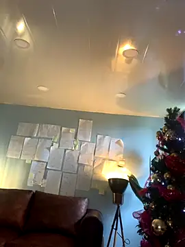 Snapshot of Canneela chatting on 11-16-25, 12:00 Canneela online show from 11-16-25, 12:00