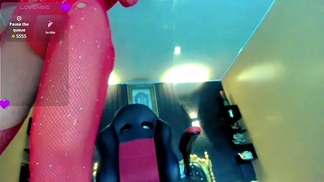 Natasha clifford online show from 11-10-25, 07:13