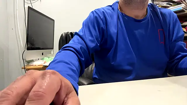 Snapshot of frankyjones8989 chatting on 11-18-25, 03:12 frankyjones8989 online show from 11-18-25, 03:12