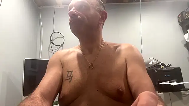 Snapshot of frankyjones8989 chatting on 12-14-25, 07:07 frankyjones8989 online show from 12-14-25, 07:07