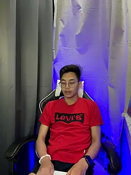 Snapshot of Prince-Harrison chatting on 10-28-25, 04:53 Prince-Harrison online show from 10-28-25, 04:53