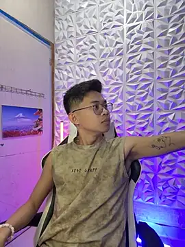 Snapshot of Prince-Harrison chatting on 11-10-25, 04:33 Prince-Harrison online show from 11-10-25, 04:33