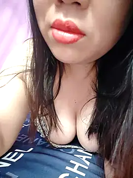 Snapshot of Julyy08 chatting on 09-21-25, 03:02 Julyy08 online show from 09-21-25, 03:02