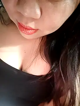 Snapshot of Julyy08 chatting on 10-20-25, 09:43 Julyy08 online show from 10-20-25, 09:43