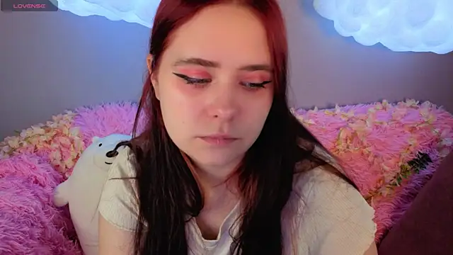 Snapshot of Alis_Platt chatting on 05-05-26, 01:02 Alis Platt online show from 05-05-26, 01:02