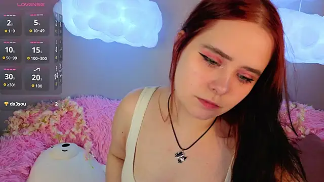 Snapshot of Alis_Platt chatting on 05-08-26, 01:33 Alis Platt online show from 05-08-26, 01:33