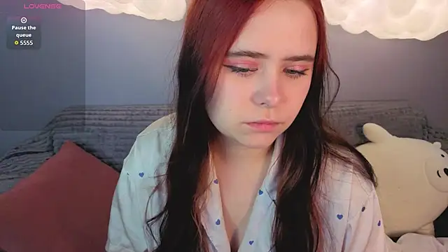 Snapshot of Alis_Platt chatting on 05-26-26, 01:01 Alis Platt online show from 05-26-26, 01:01