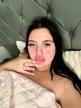 Snapshot of Victoriasteel chatting on 09-24-25, 09:56 Victoriasteel online show from 09-24-25, 09:56