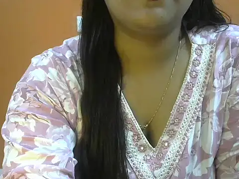 Snapshot of Queenxxx98 chatting on 12-20-25, 06:04 Queenxxx98 online show from 12-20-25, 06:04