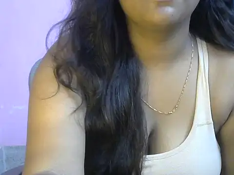 Snapshot of Queenxxx98 chatting on 05-24-26, 07:41 Queenxxx98 online show from 05-24-26, 07:41