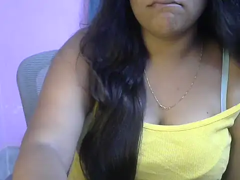 Snapshot of Queenxxx98 chatting on 06-01-26, 05:25 Queenxxx98 online show from 06-01-26, 05:25