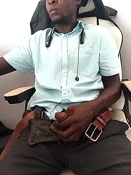 Snapshot of Biguyzi chatting on 02-26-26, 12:15 Biguyzi online show from 02-26-26, 12:15