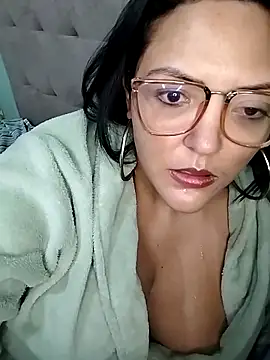 Snapshot of AuroraChest chatting on 09-09-25, 07:52 AuroraChest online show from 09-09-25, 07:52