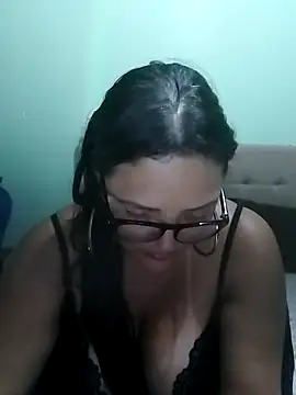 Snapshot of AuroraChest chatting on 10-06-25, 09:12 AuroraChest online show from 10-06-25, 09:12