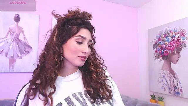 Snapshot of linda_morgan1 chatting on 09-12-25, 12:05 linda morgan1 online show from 09-12-25, 12:05