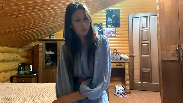 Snapshot of Shyselly chatting on 09-10-25, 04:29 Shyselly online show from 09-10-25, 04:29