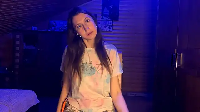 Snapshot of Shyselly chatting on 09-26-25, 07:40 Shyselly online show from 09-26-25, 07:40