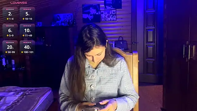 Shyselly online show from 10-22-25, 04:07