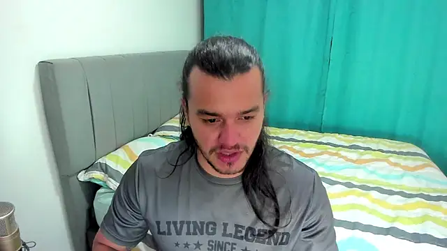 Loganhot21 online show from 12-17-25, 02:28