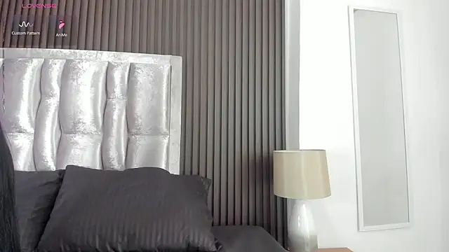 Zahra milks online show from 03-08-26, 01:15