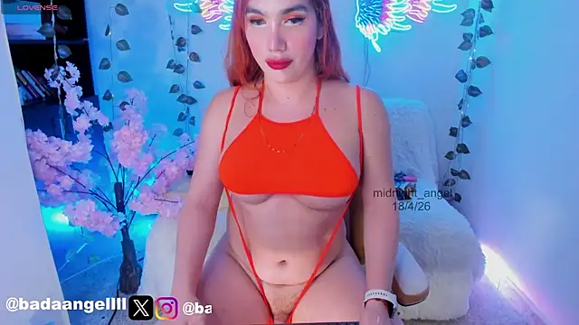 Snapshot of midnight_angell chatting on 04-19-26, 12:11 midnight angell online show from 04-19-26, 12:11