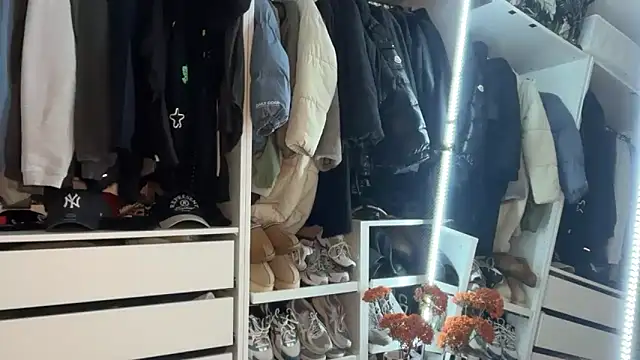 KayleeBella online show from 02-15-26, 10:28