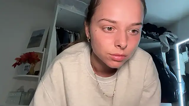 KayleeBella online show from 04-07-26, 08:53