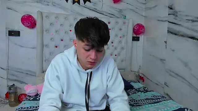 Ari and Storm online show from 04-10-26, 02:11