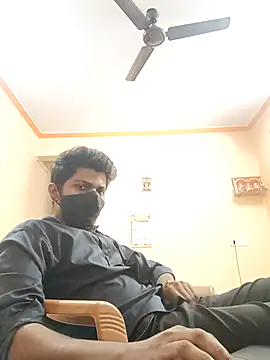 Snapshot of sexy_boy_986 chatting on 12-13-25, 08:36 sexy boy 986 online show from 12-13-25, 08:36