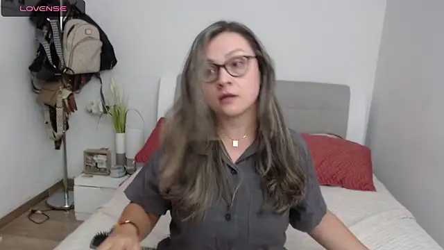 Snapshot of sophie_lopez1 chatting on 12-08-24, 01:13 sophie lopez1 online show from 12-08-24, 01:13